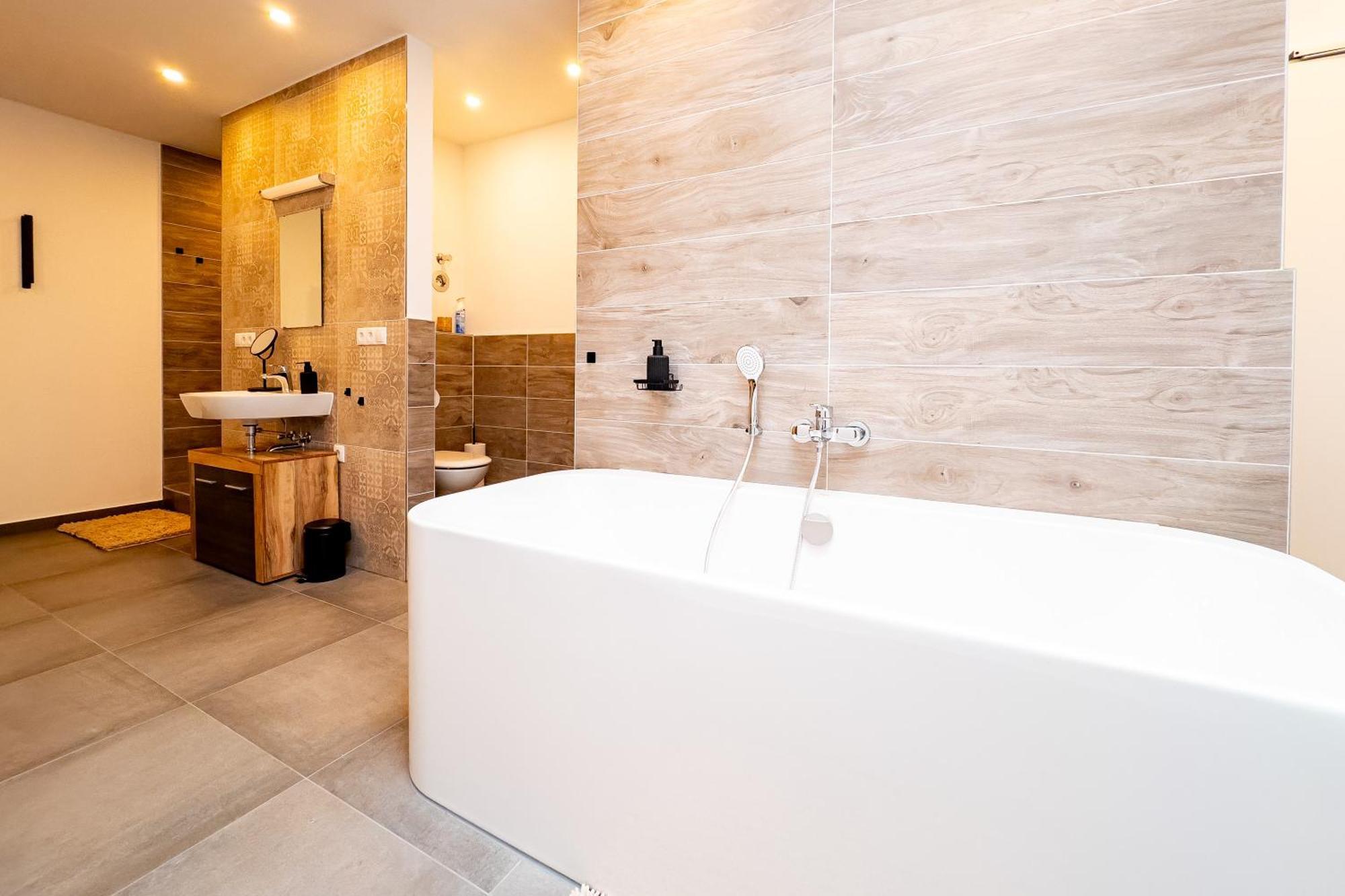 Ferienwohnung Fuer 6: Zentrum, Wifi, Tv, Kueche, Neu Bad Neuenahr-Ahrweiler Dış mekan fotoğraf